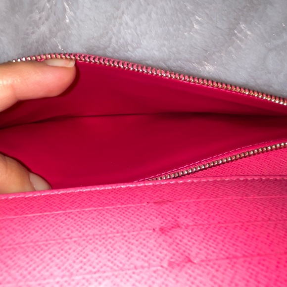 Louis Vuitton Grenade Pink V Wallet - Picture 14 of 16